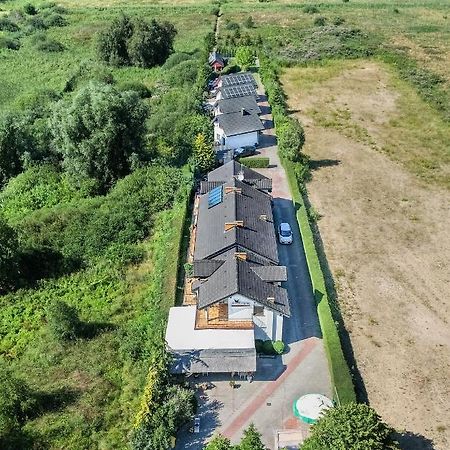 Osrodek Wypoczynkowy Swallow Apartman Grzybowo  Kültér fotó