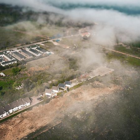Osrodek Wypoczynkowy Swallow Apartman Grzybowo  Kültér fotó