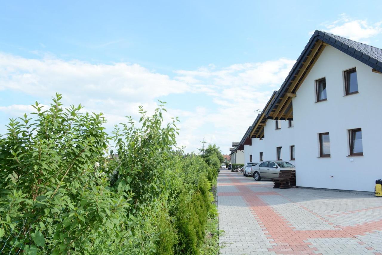 Osrodek Wypoczynkowy Swallow Apartman Grzybowo  Kültér fotó